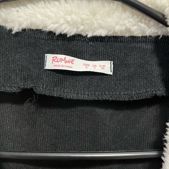 Romwe black and brown jacket, perfect condition size S - Picture 2 of 2